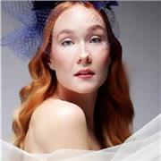 Inglés Versátil: Actriz y madre de niño cuatrilingüe. Experiencia con edades 3-18 y adultos. Desarrollando habilidades lingüísticas